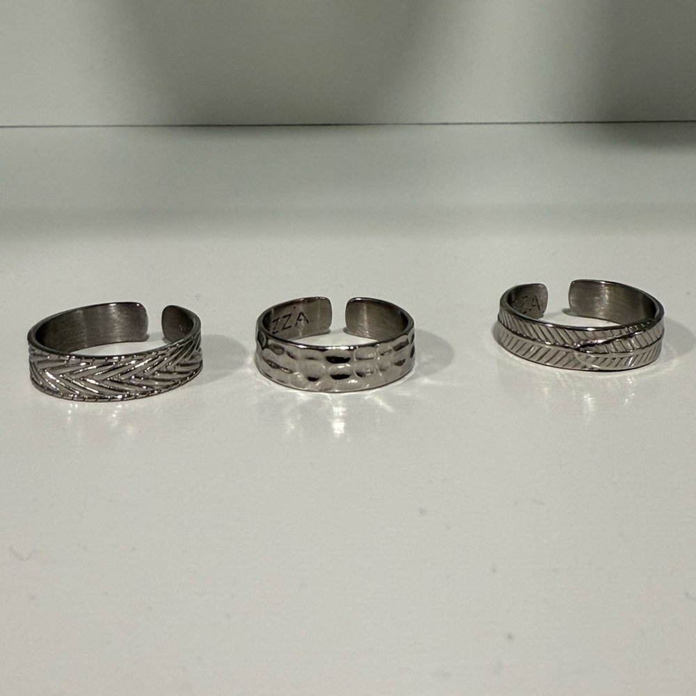 Orezza Silver Textured Men's Rings Set